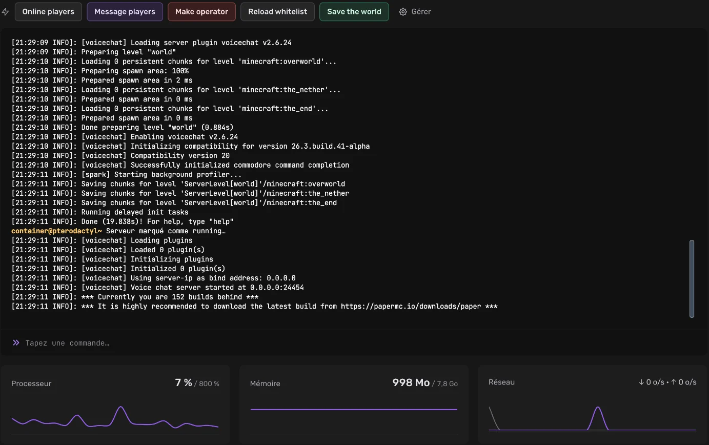 Console du panel YorkHost avec commandes rapides et graphiques processeur, mémoire et réseau
